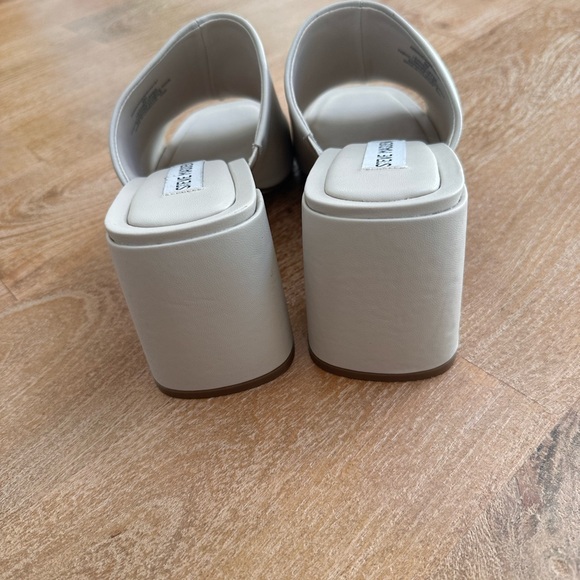 Steve Madden Cream Block Heel Mules Leather 9 - Picture 5 of 7